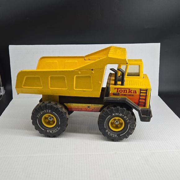 Tonka Classic Metal Turbo Diesel Yellow Dump Truck - Picture 1 of 16